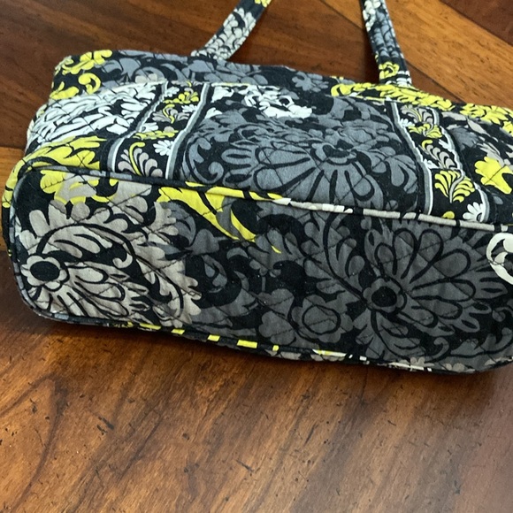Vera Bradley small purse! Baroque design - Picture 5 of 10